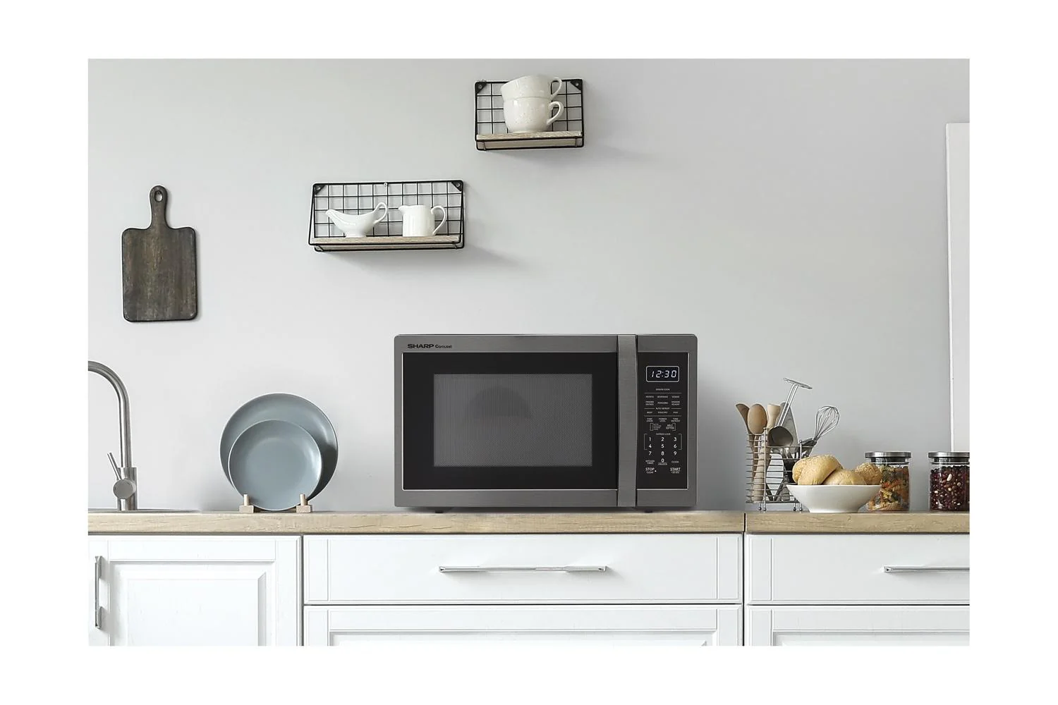 SMC1452KH Sharp 1.4 cu. ft. 1100W Black Stainless Steel Countertop Microwave Oven - Image 6