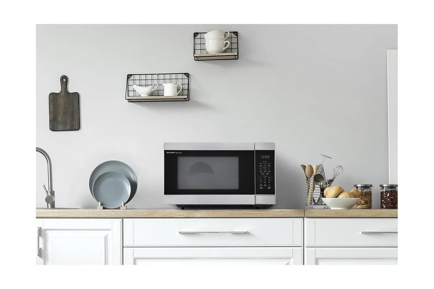 SMC1662KS Sharp 1.6 cu. ft. 1100W Stainless Steel Countertop Microwave Oven - Image 6
