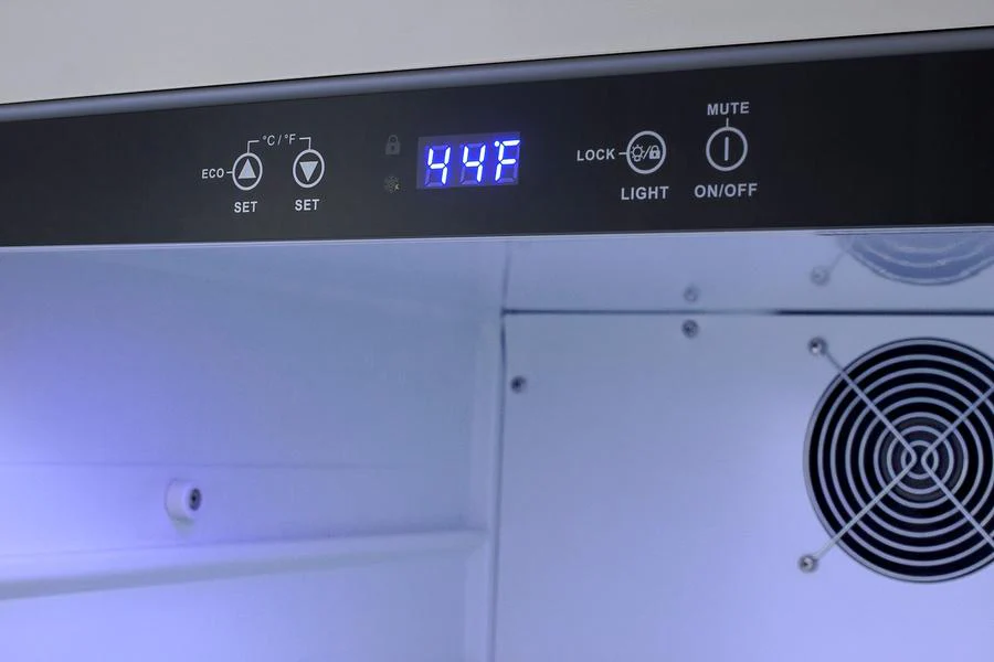 Summit AL55OSCSSLHD 24" Built-in Outdoor Refrigerator, ADA Compliant - Image 8