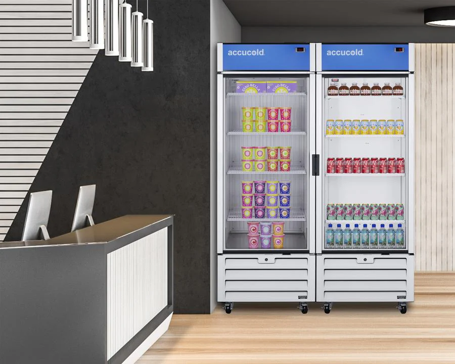 Summit SCRR261G 30" Wide Commercial Beverage Refrigerator - Image 4