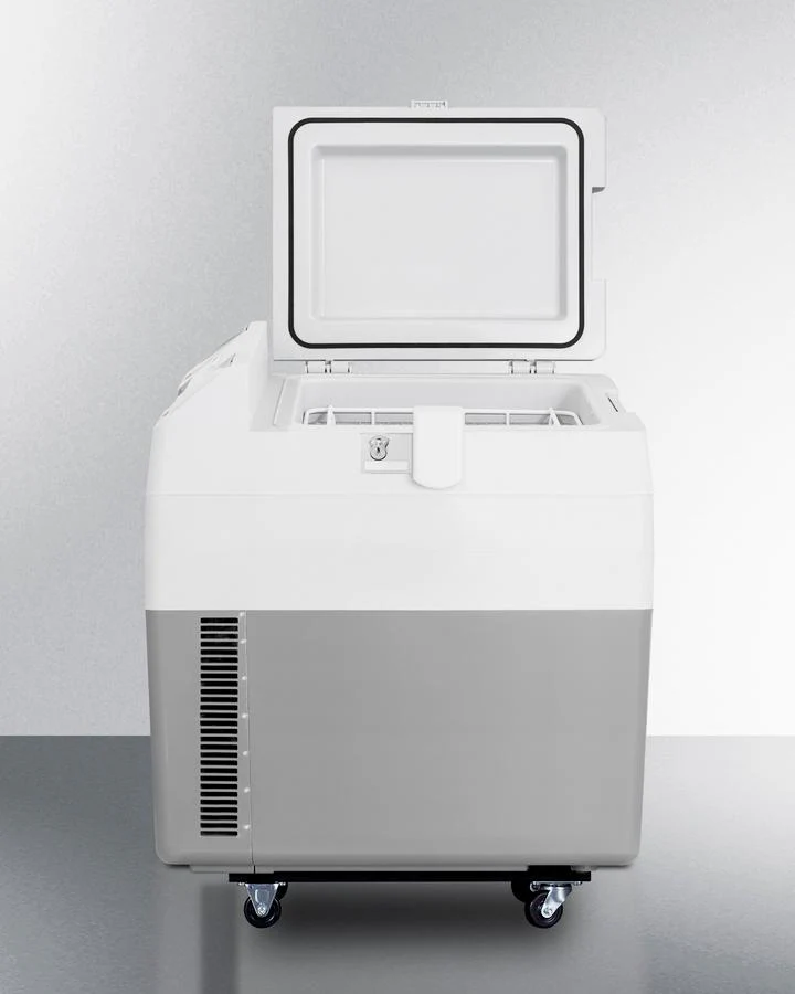 Summit SPRF36M2 Portable Refrigerator/freezer With Lock - Image 4
