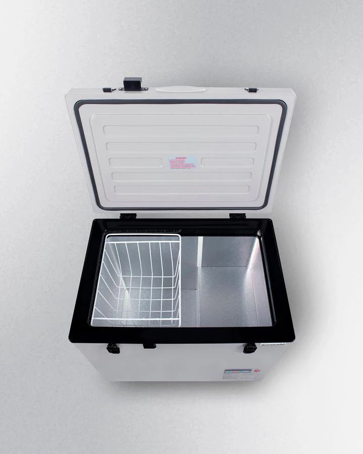 Summit SPRF86M2 Portable Refrigerator/freezer With Lock - Image 5