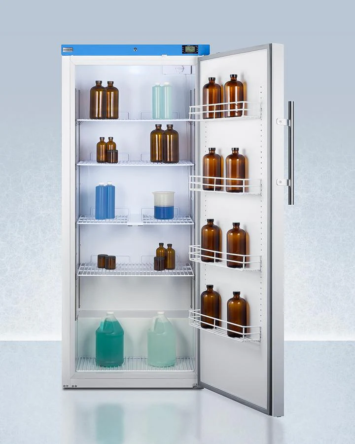 Summit URM19W 18 CU.FT. Upright Manual Defrost Refrigerator - Image 2