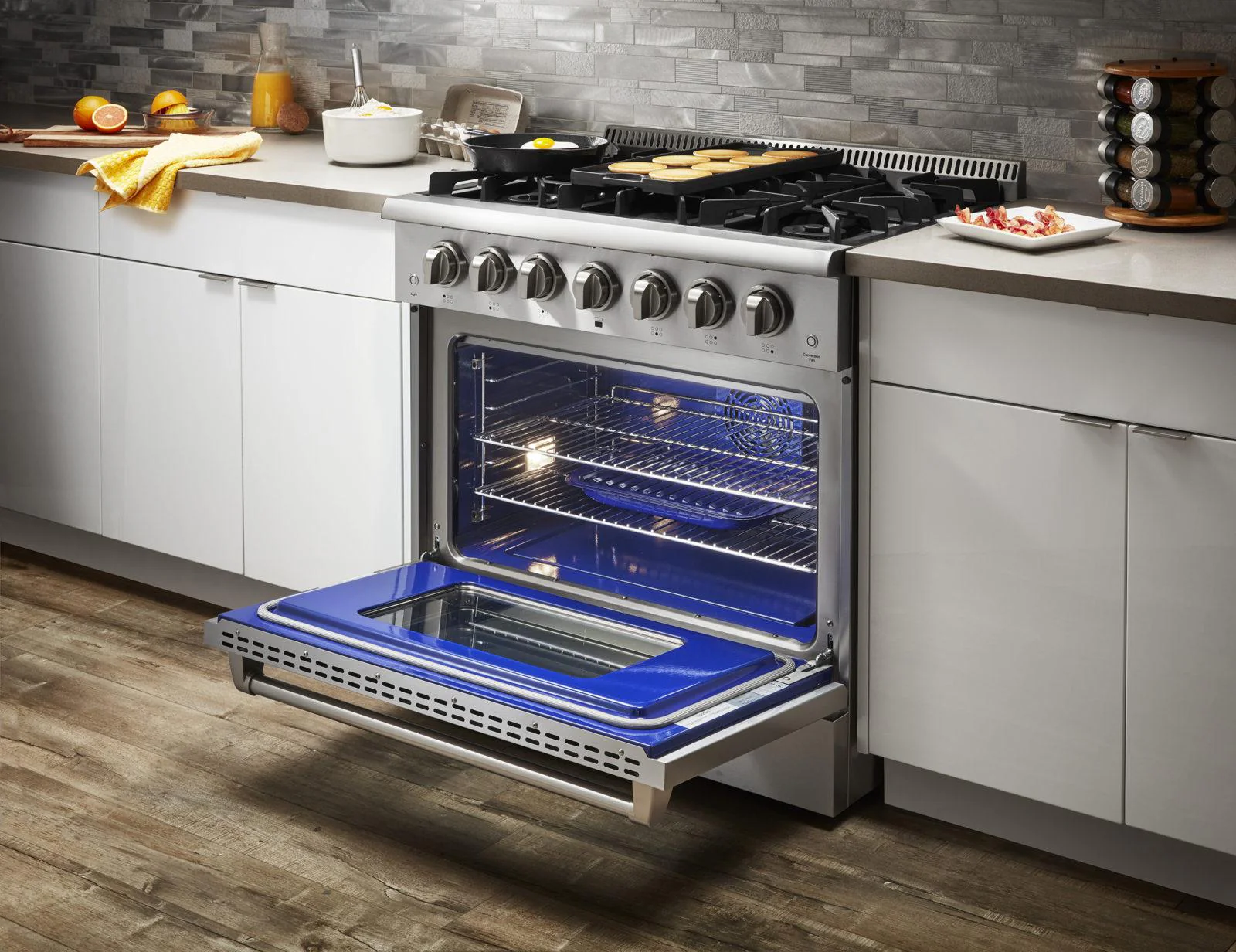 HRG3618U Thor Kitchen 36-inch Professional Gas Range - Image 4