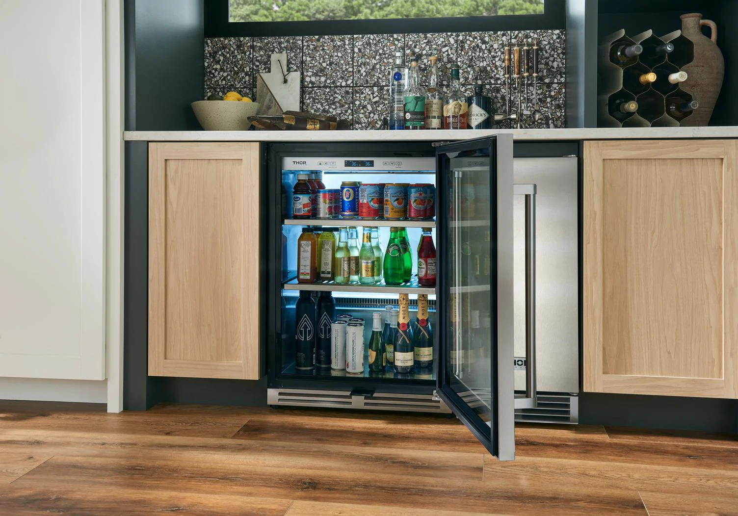 TBR24U Thor Kitchen 24 Inch Professional Undercounter Beverage Cooler - Image 10