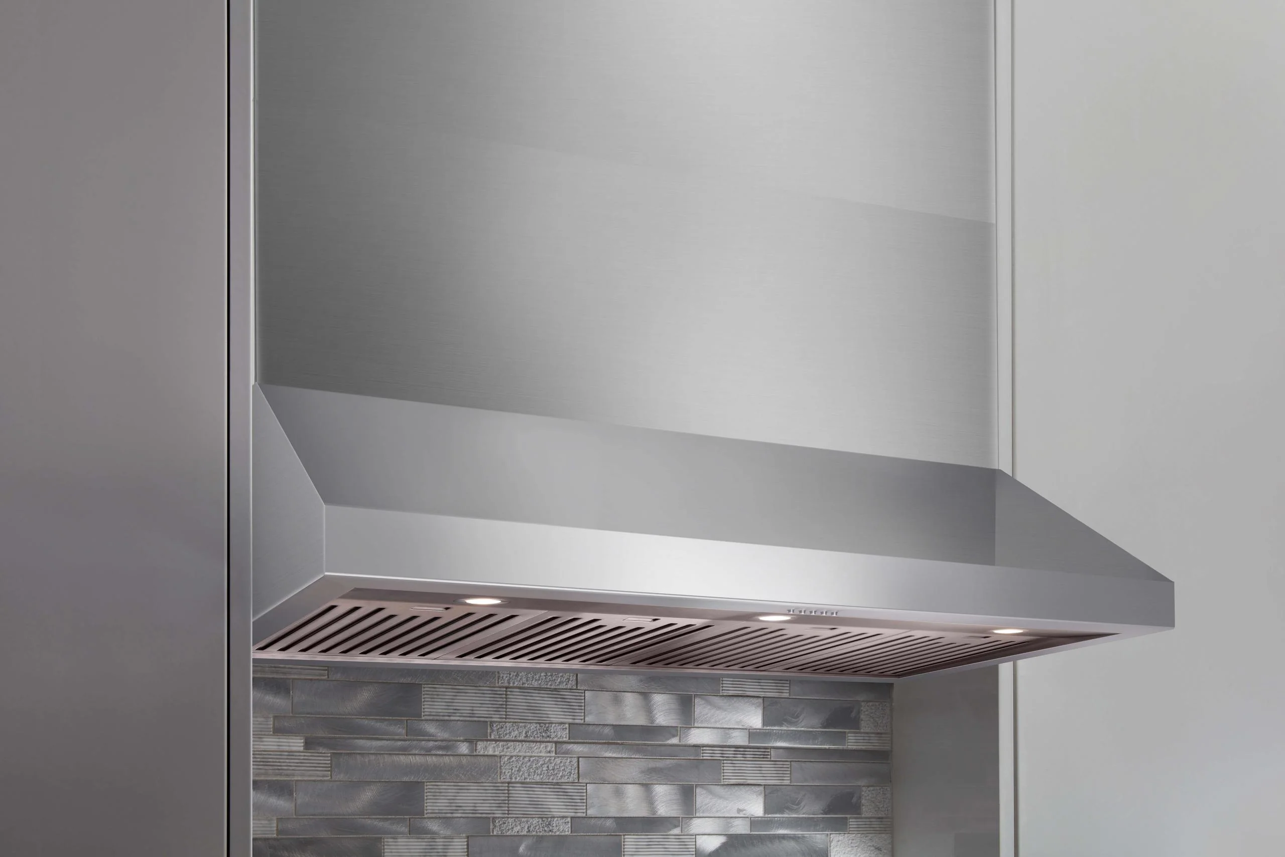 Thor Kitchen TRH4805 48 Inch Professional Range Hood, 16.5 Inches Tall In Stainless Steel (duct Cover Sold Separately) - Model Trh4805 - Image 8