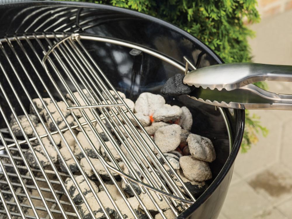 Weber 14401001 Original Kettle Premium Charcoal Grill 22" - Black - Image 3
