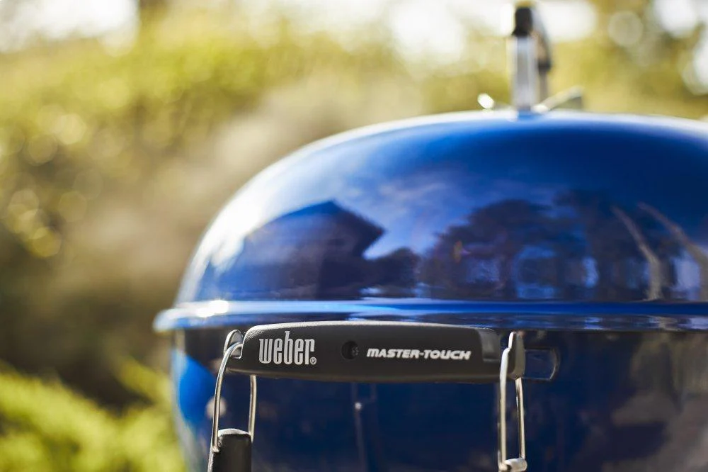 Weber 14516001 Master-Touch Charcoal Grill 22" - Deep Ocean Blue - Image 3
