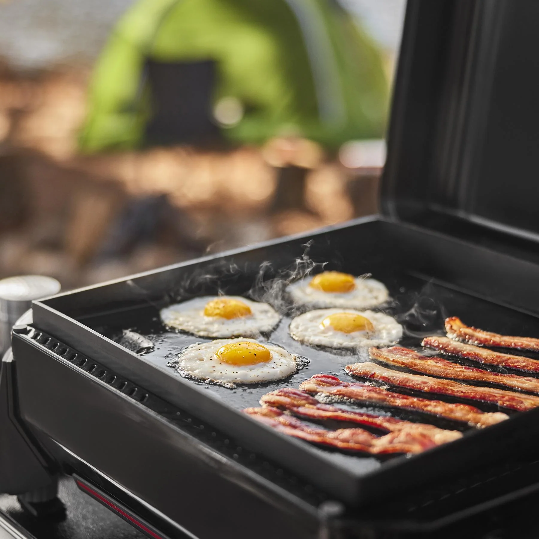 1500012 Weber Traveler® 17 Tabletop Griddle - Black - Image 2
