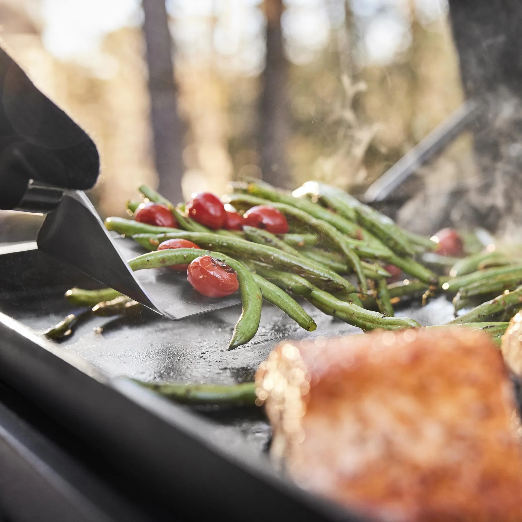 Weber 1500013 Slate® 30" Rust-Resistant Griddle with Extendable Side Table (Liquid Propane) - Black - Image 7