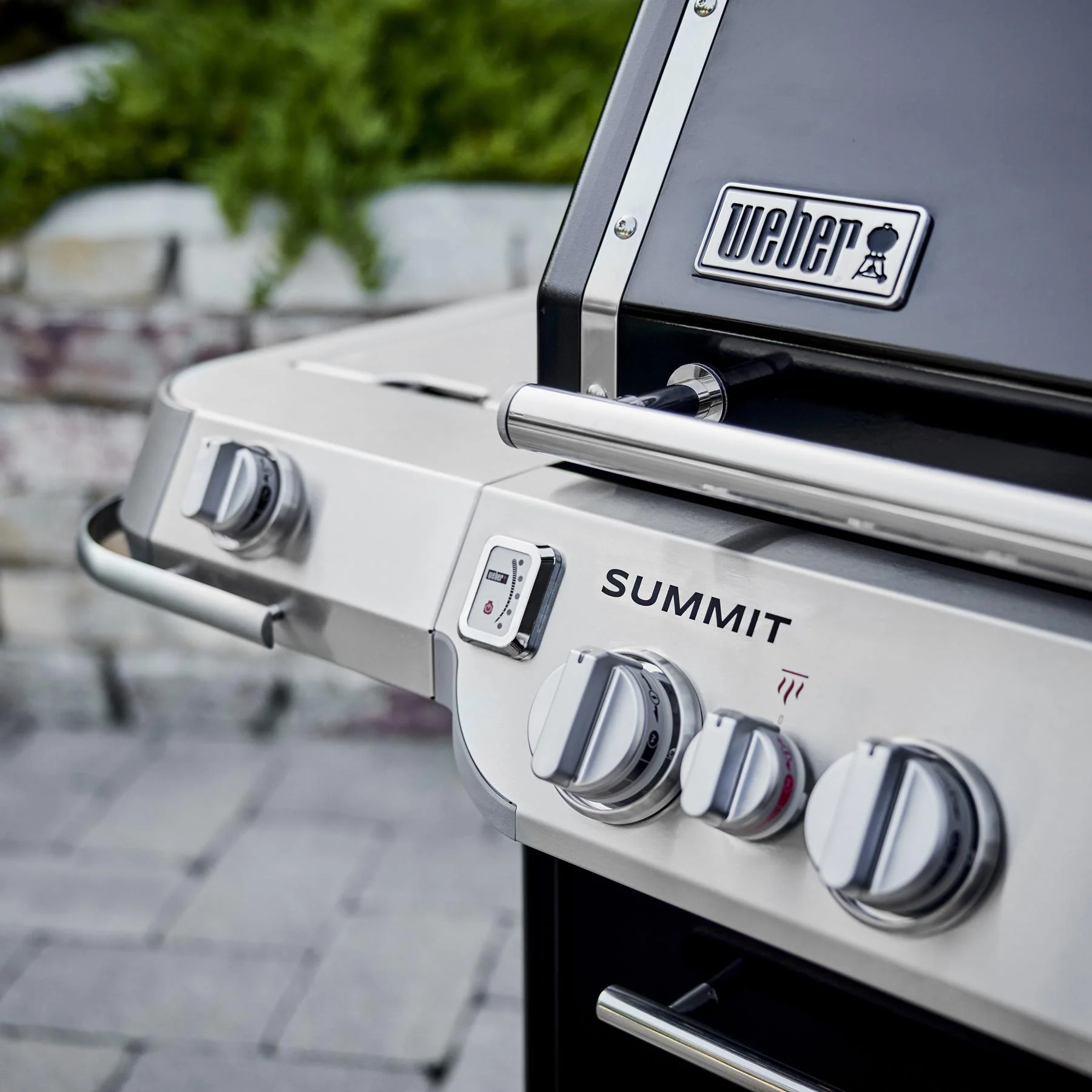 Weber 1500029 Summit® FS38 E Gas Grill (Liquid Propane) - Black - Image 2