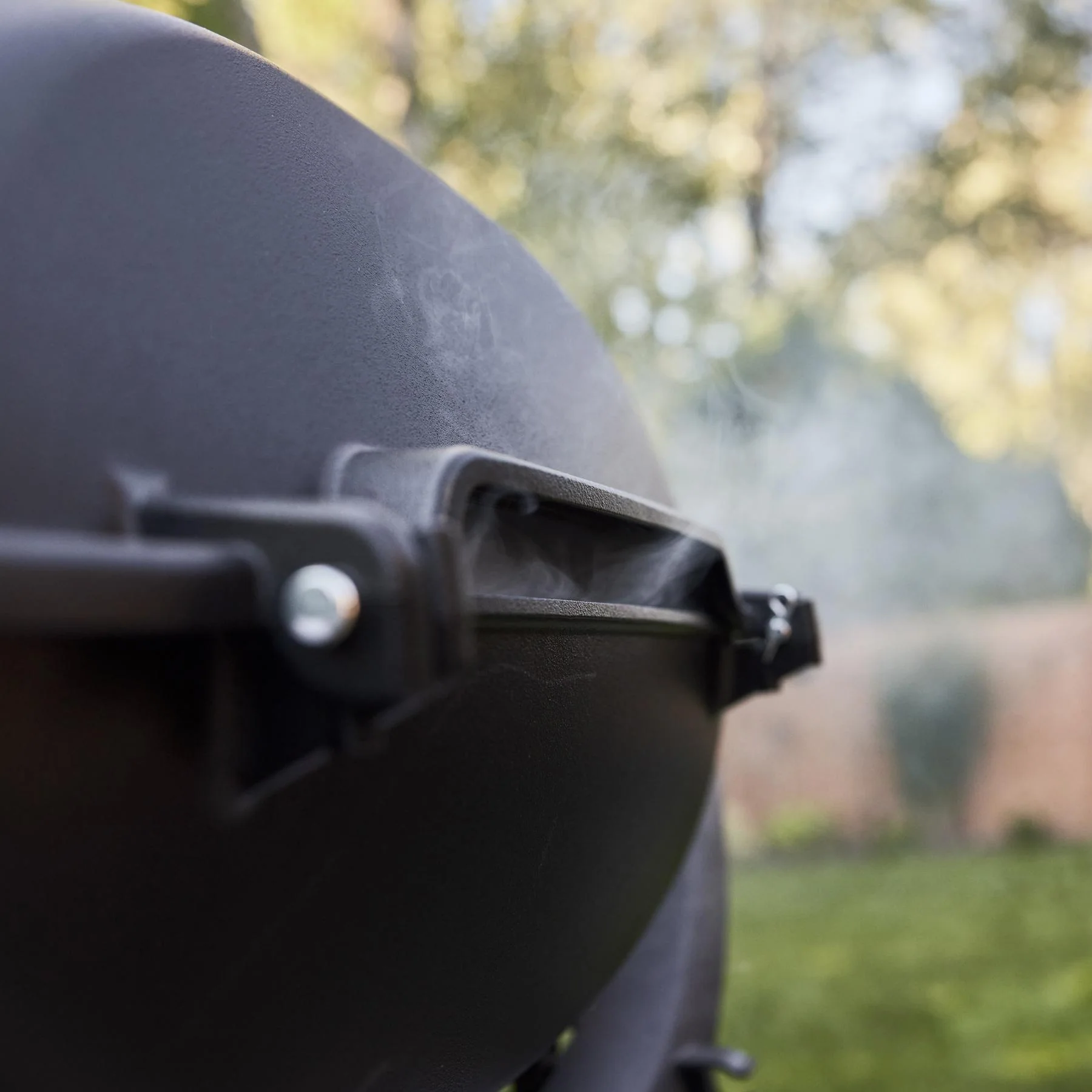 Weber 1500390 Q 2800N+ Gas Grill with Stand (Liquid Propane) - Midnight Black - Image 3