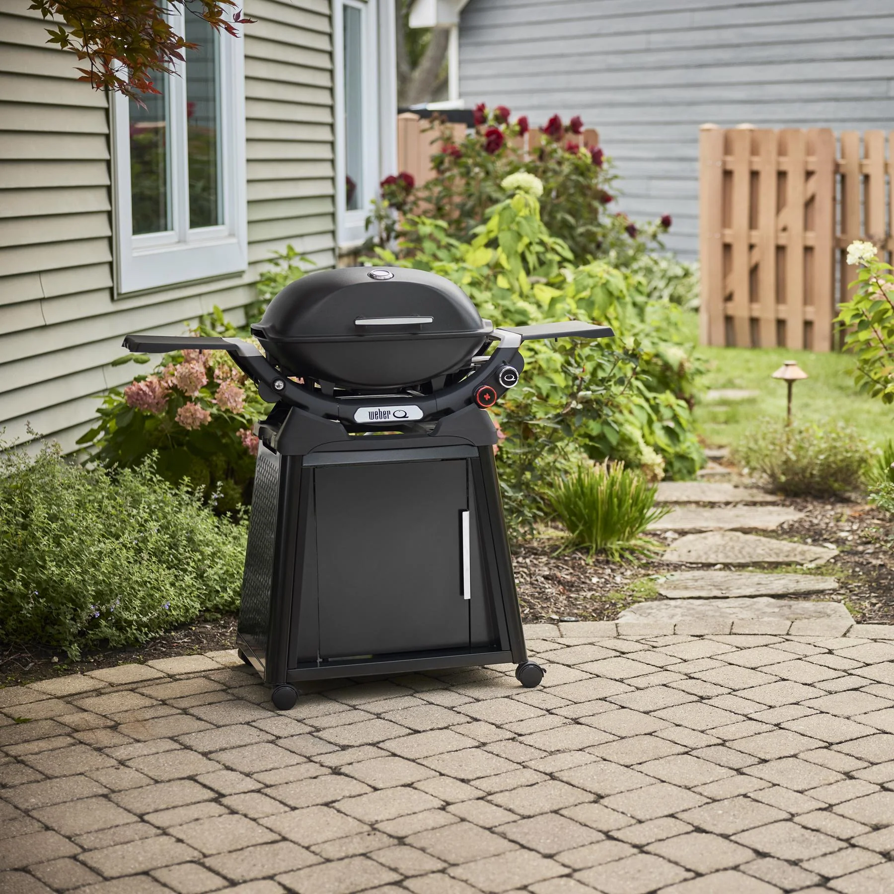 Weber 1500390 Q 2800N+ Gas Grill with Stand (Liquid Propane) - Midnight Black - Image 5