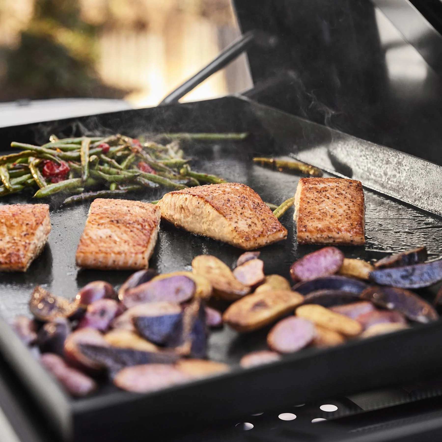 Weber 1500420 Slate® 30" Rust-Resistant Griddle with Extendable Side Table (Natural Gas) - Black - Image 2