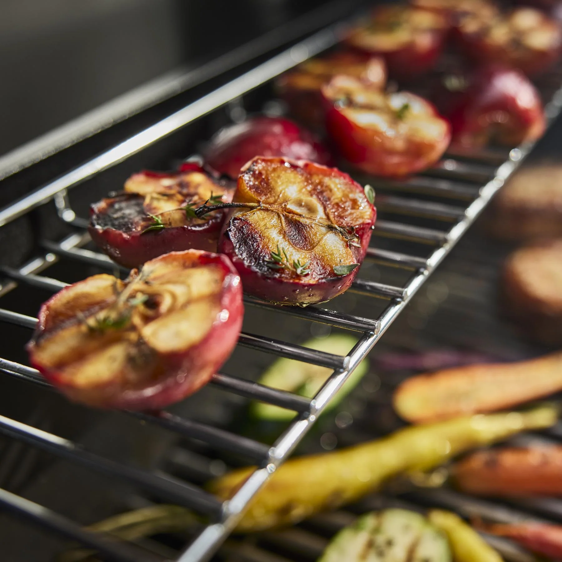 Weber 1500535 Genesis E-335 Gas Grill (Liquid Propane) - Black - Image 6