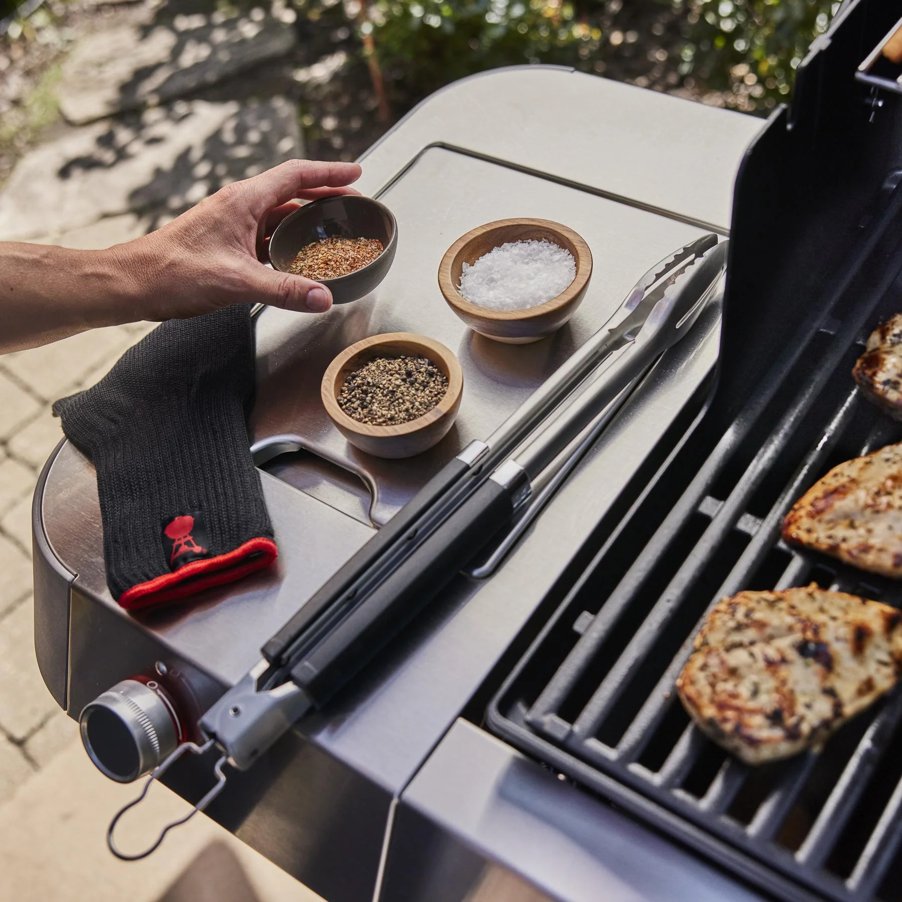 Weber 1500536 Genesis E-335 Gas Grill (Natural Gas) - Black - Image 3