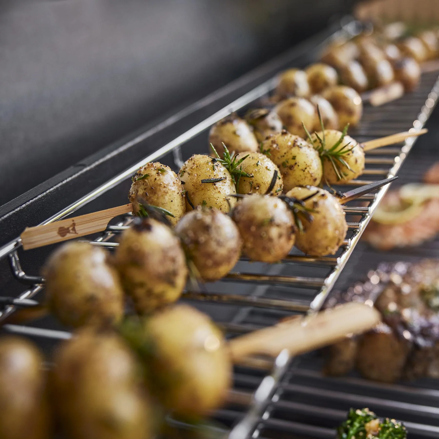 Weber 1500537 Genesis S-335 Gas Grill (Liquid Propane) - Stainless Steel - Image 7