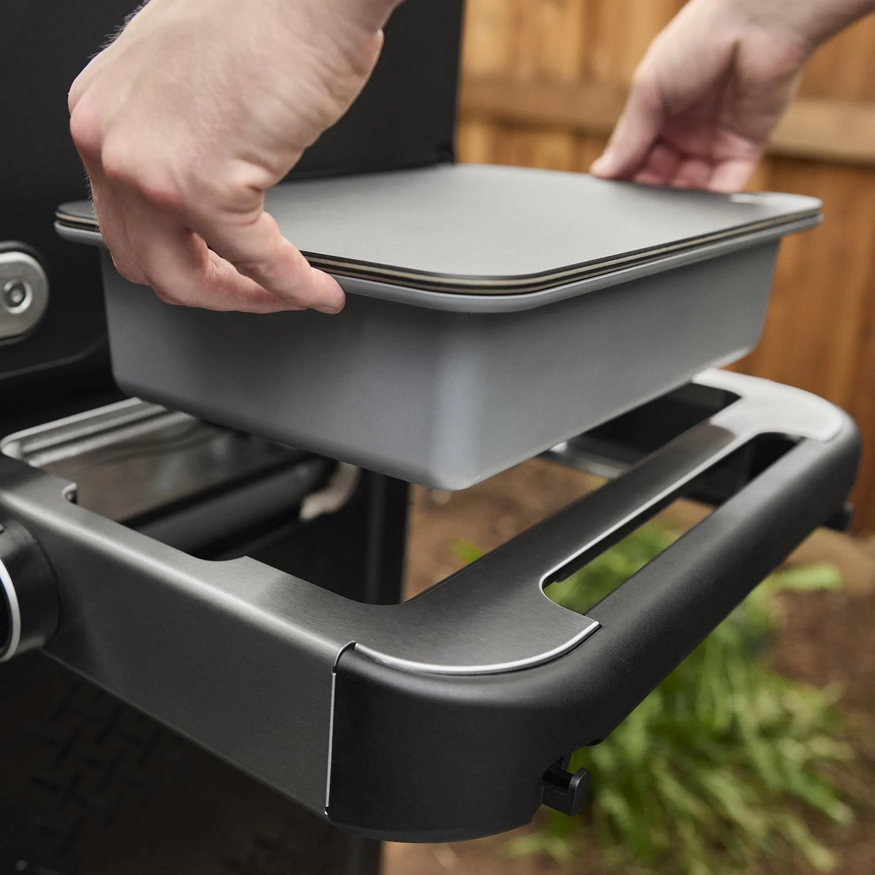 Weber 1500787 Spirit® EP-435 Gas Grill (Natural Gas) - Black - Image 7