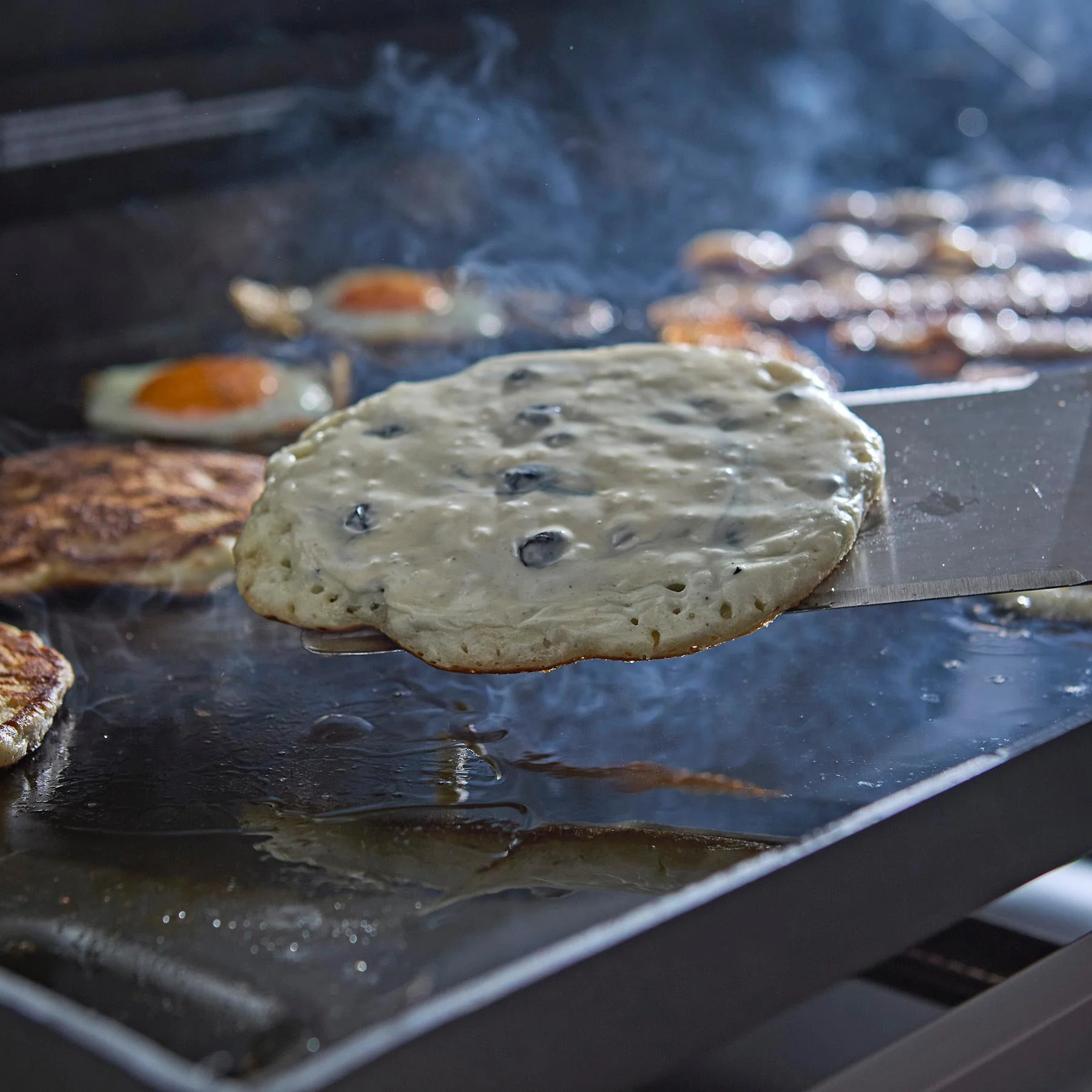 Weber 1501345 Slate® 28" Rust-Resistant Griddle (Liquid Propane) - Black - Image 6