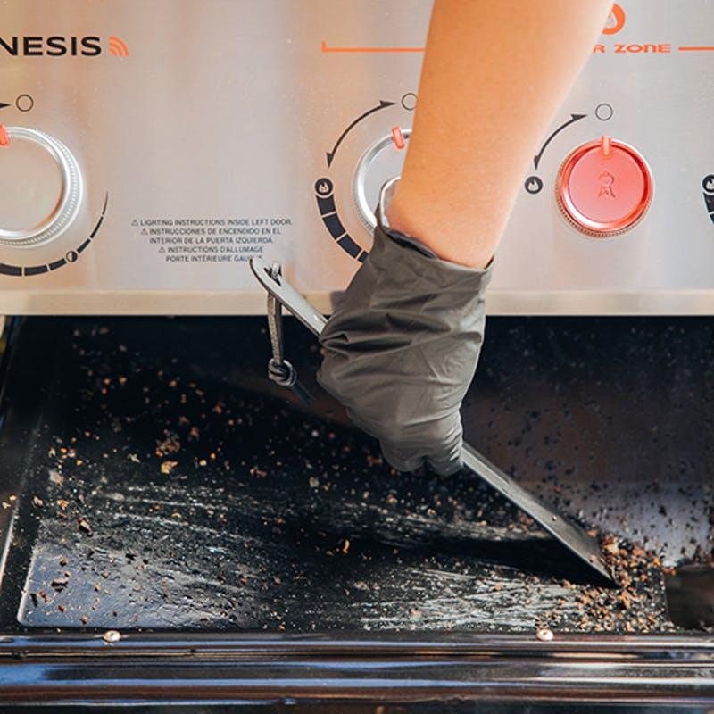 GENESIS E-335 Gas Grill - Black Natural Gas - Image 5