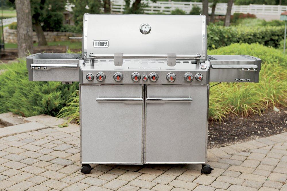 SUMMIT® S-670™ NATURAL GAS GRILL - STAINLESS STEEL - Image 4