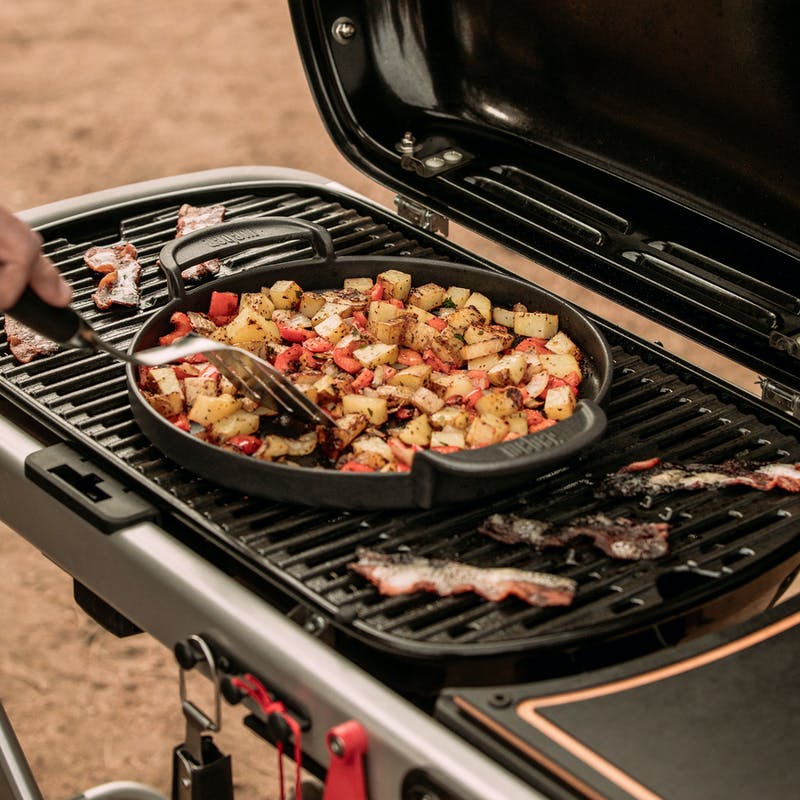 9010001 Weber Traveler® Portable Gas Grill - Black - Image 10
