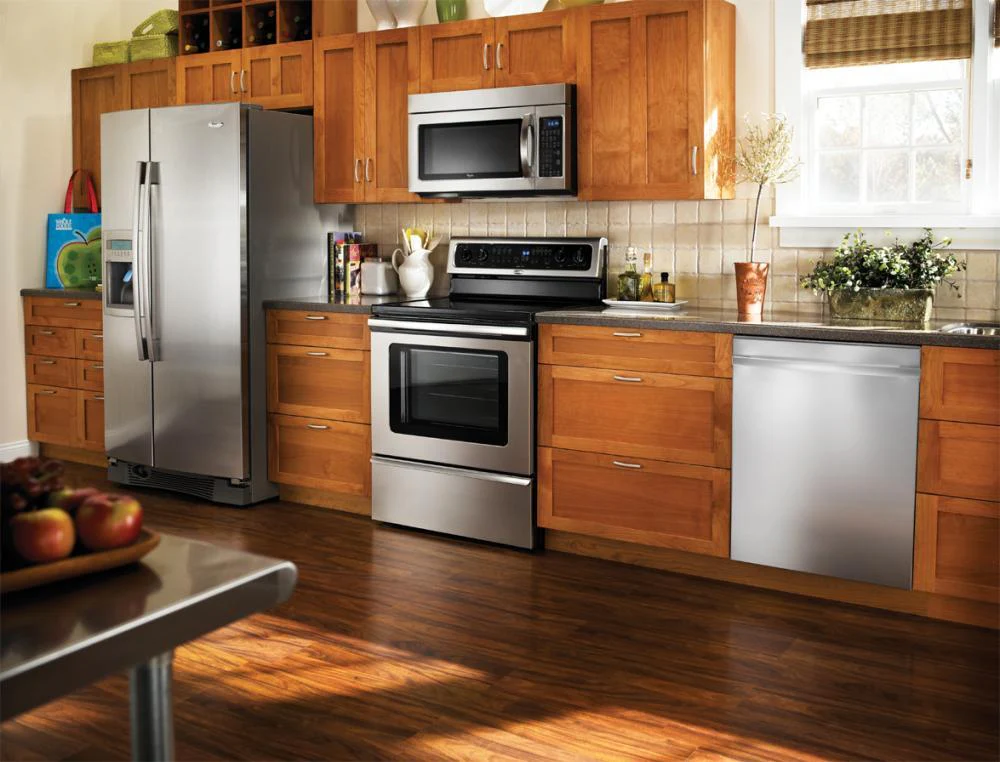 Whirlpool GFE461LVS 30-inch Self-Cleaning Freestanding Electric Range - Image 2