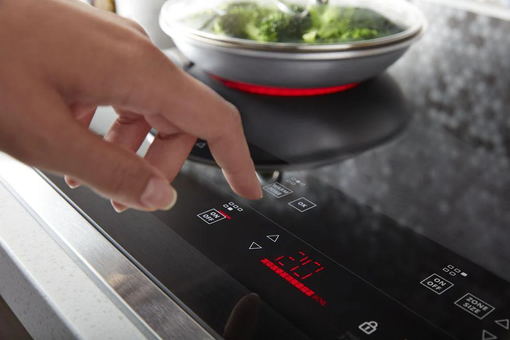 Whirlpool WCE97US0HS 30-inch Electric Ceramic Glass Cooktop with Two Dual Radiant Elements - Image 4