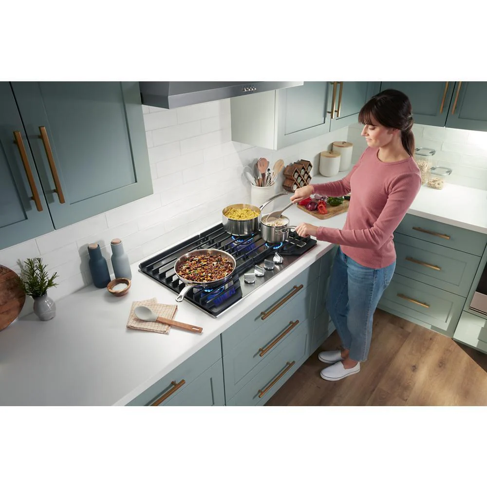 Whirlpool WCGK3030PS 30-inch Gas Cooktop with SpeedHeat™ Burners - Image 16