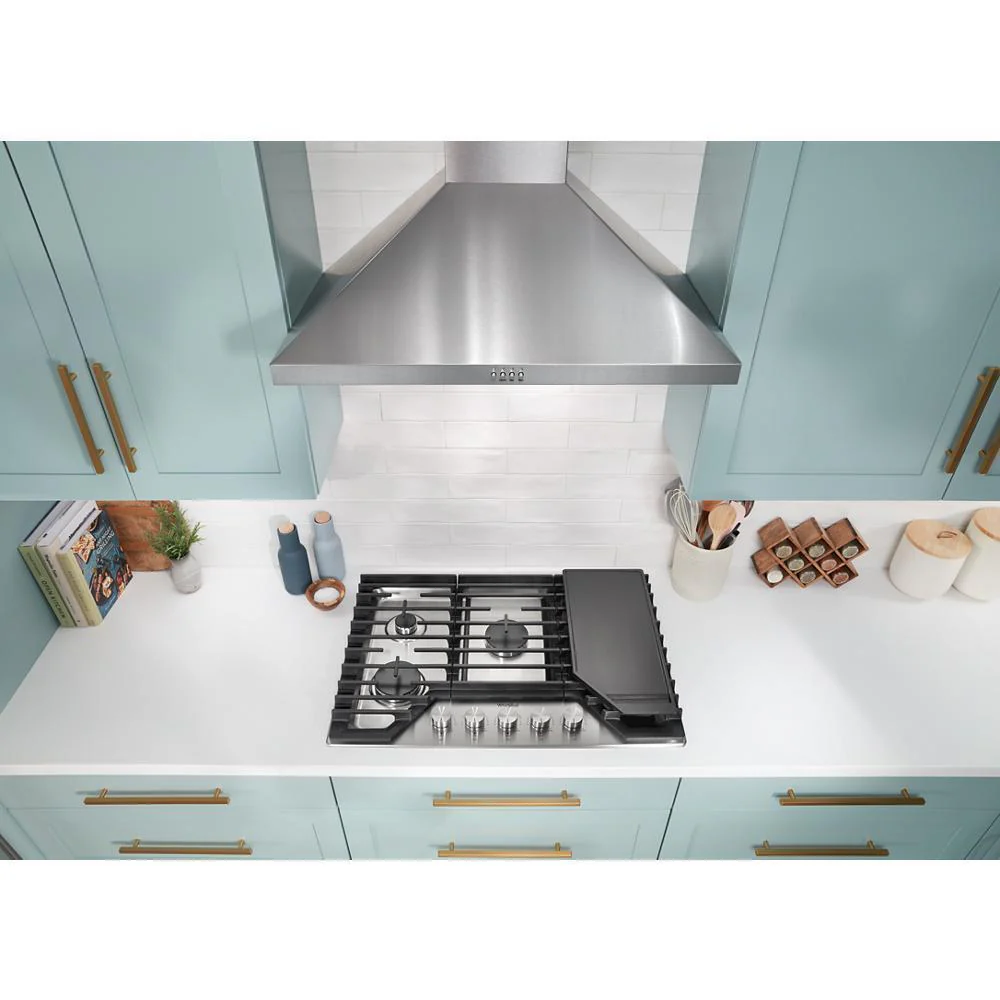 Whirlpool WCGK7530PS 30-inch Gas Cooktop with 5 Burners and EZ-2-Lift™ Hinged Cast-Iron Grates and Griddle - Image 3