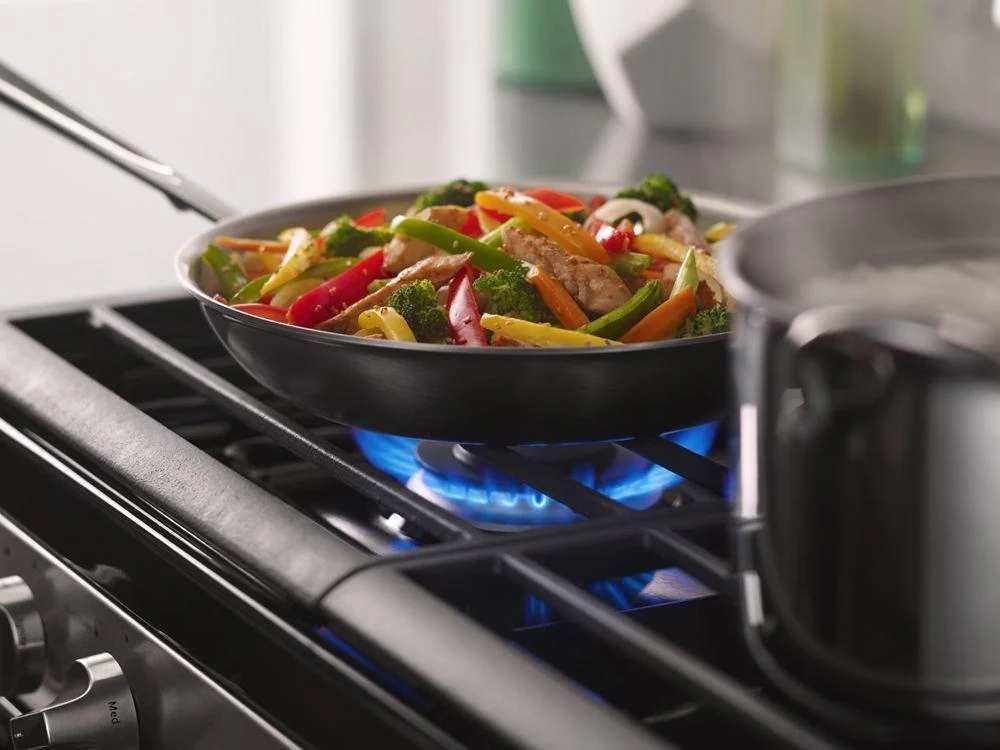 Whirlpool WFG520S0FS 5.0 cu. ft. Front Control Gas Range with Fan Convection Cooking - Image 4