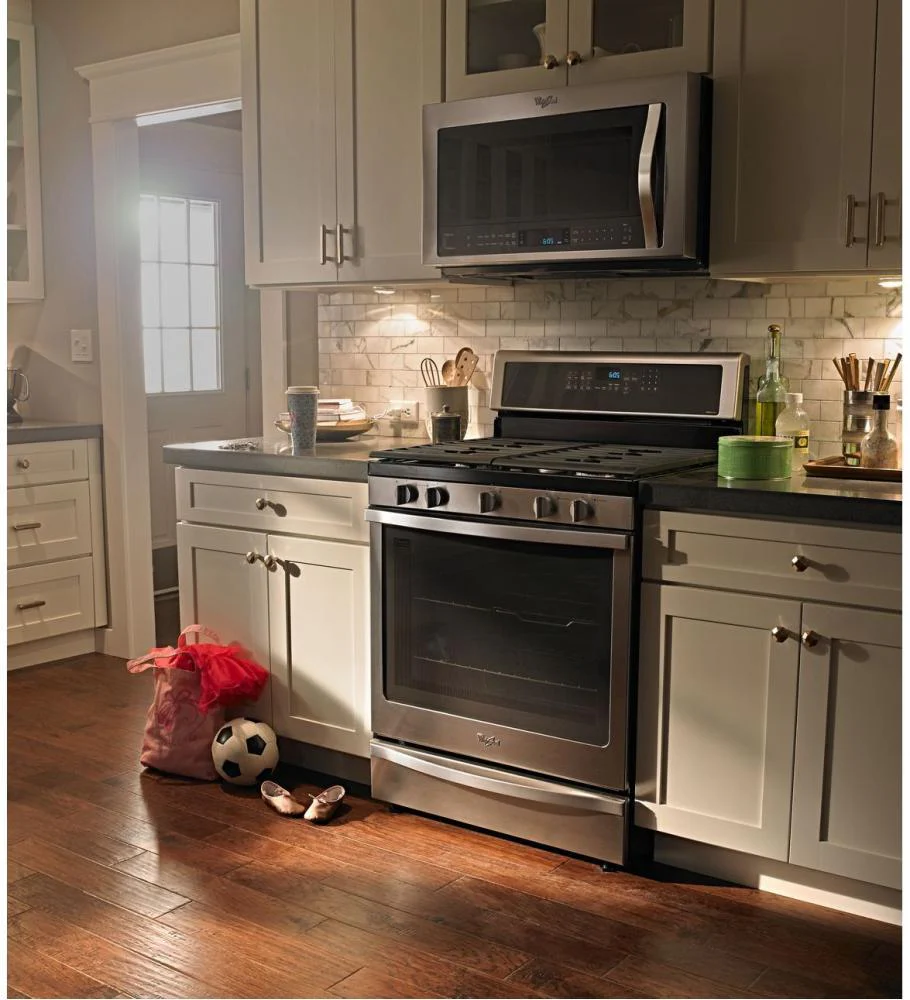 Whirlpool WFG715H0ES 5.8 Cu. Ft. Freestanding Gas Range with AquaLift® Self-Cleaning Technology - Image 2