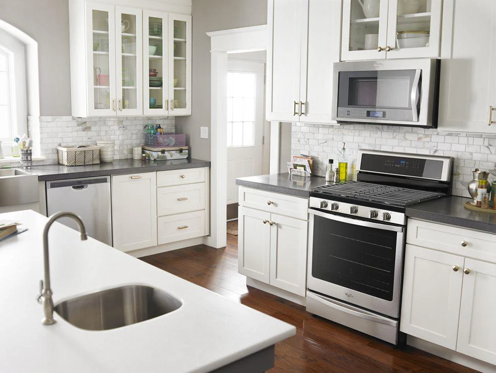 Whirlpool WFG745H0FS 5.8 Cu. Ft. Freestanding Gas Range with EZ-2-Lift Hinged Grates - Image 6