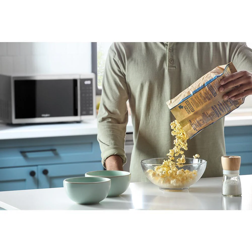 Whirlpool WMCS3018RW 0.7 cu. ft. White Countertop Microwave With Steam Clean - 700 watt - Image 38