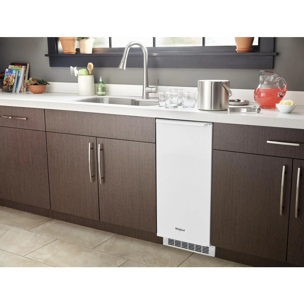 Whirlpool WUI75X15HW 15-inch Icemaker with Clear Ice Technology - Image 5