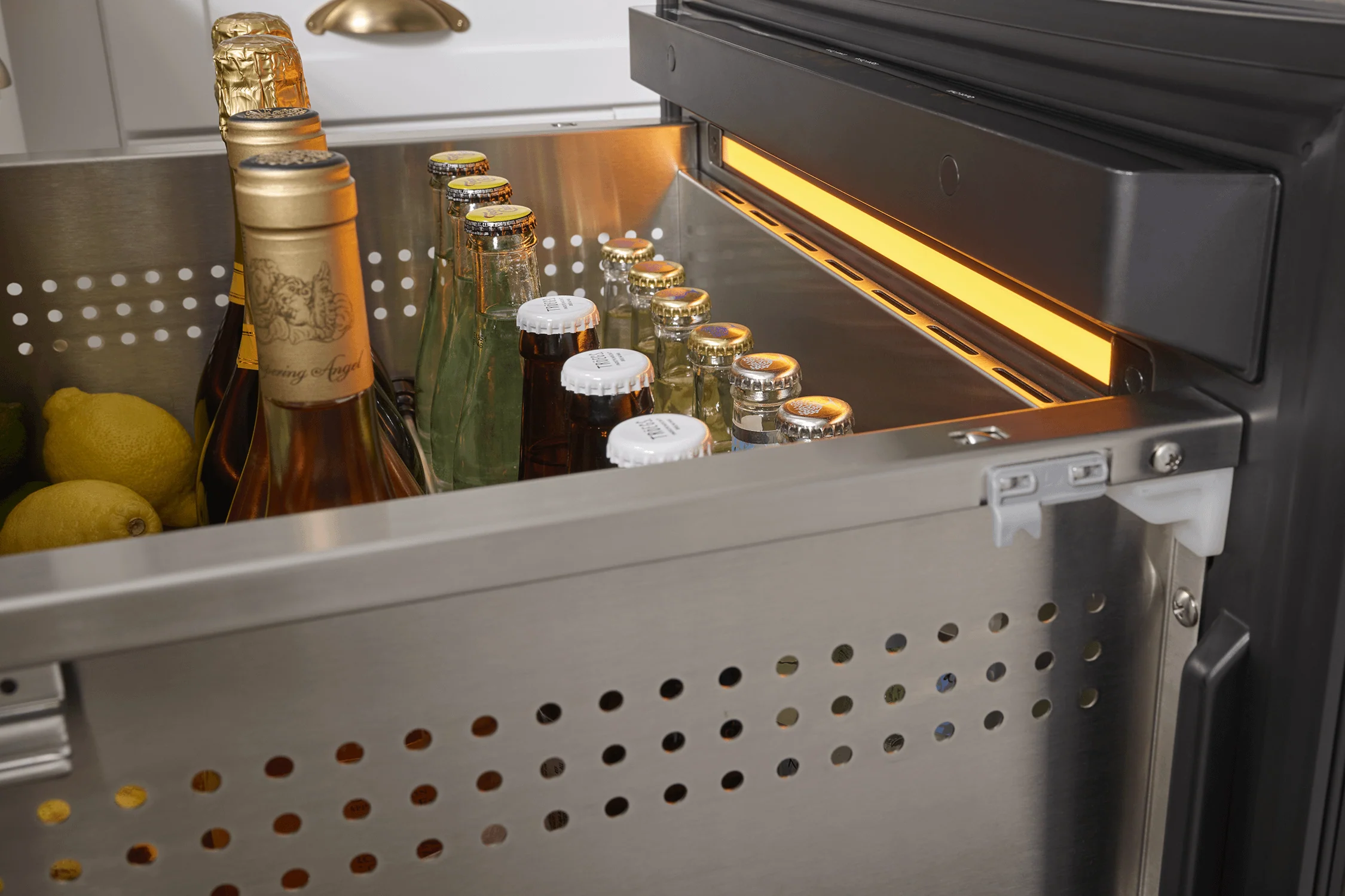 Zephyr PRRD24C2ASOD Presrv Refrigerator Drawers, 24in Compact, Outdoor, SS, 2 Zone - Image 19